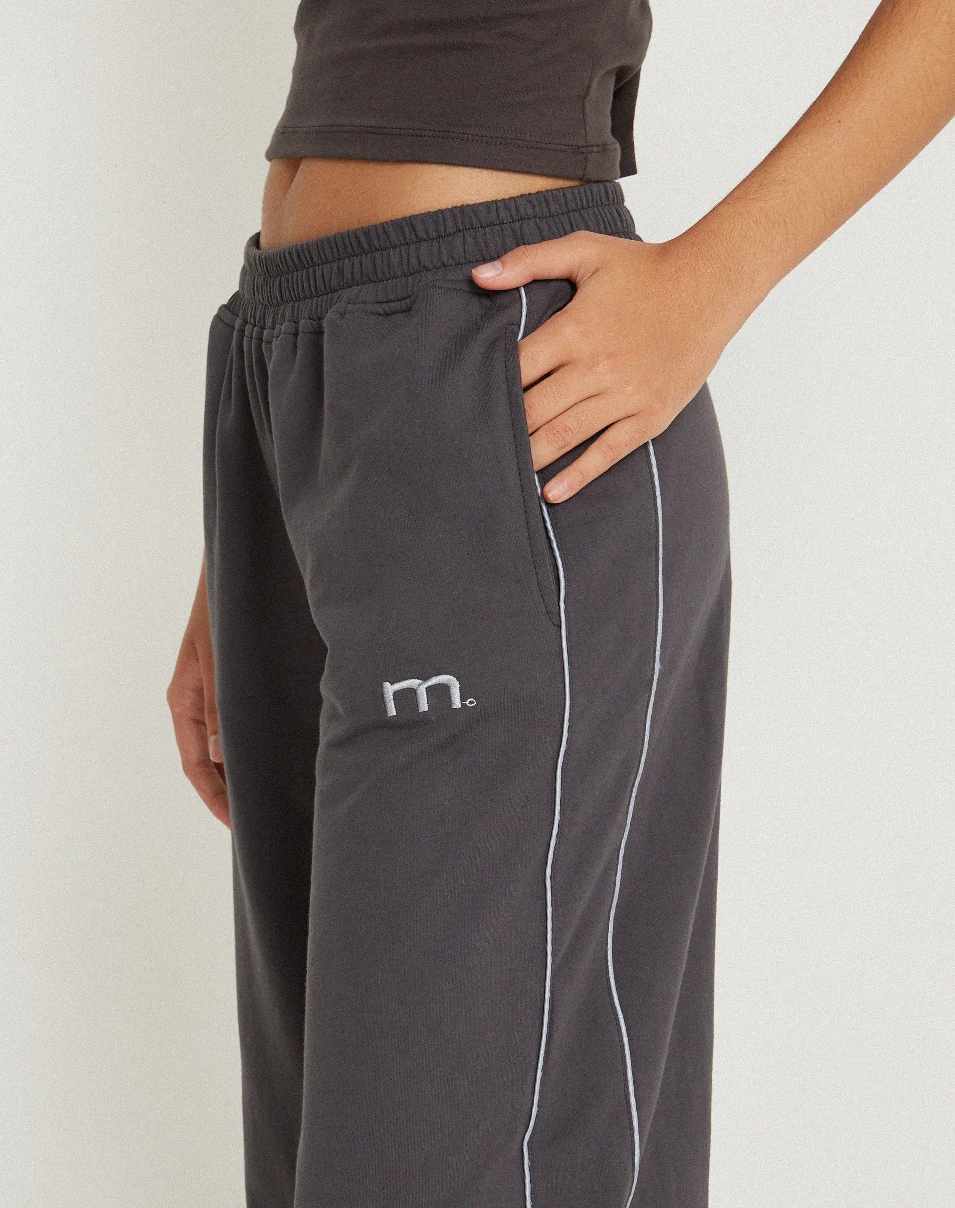 Benton Wide Leg Jogger in Beluga Grey