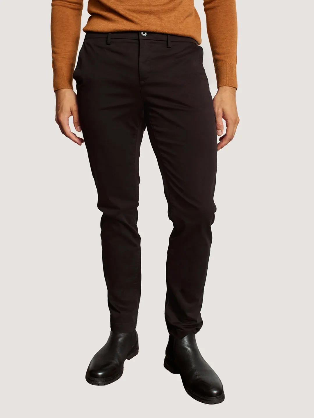 Bruun & Stengade Men Black Solid Regular Fit Flat-Front Trouser