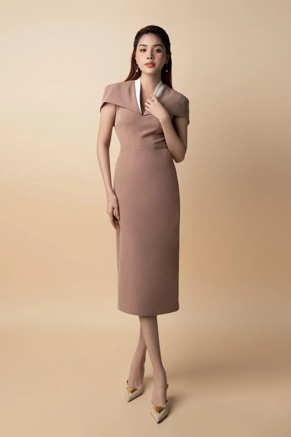 Elle Sheath Cape Shoulder Wool Midi Dress