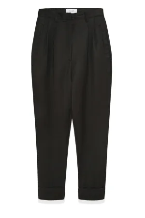 Isabel Trouser: Crepe Tapered Cropped Trouser