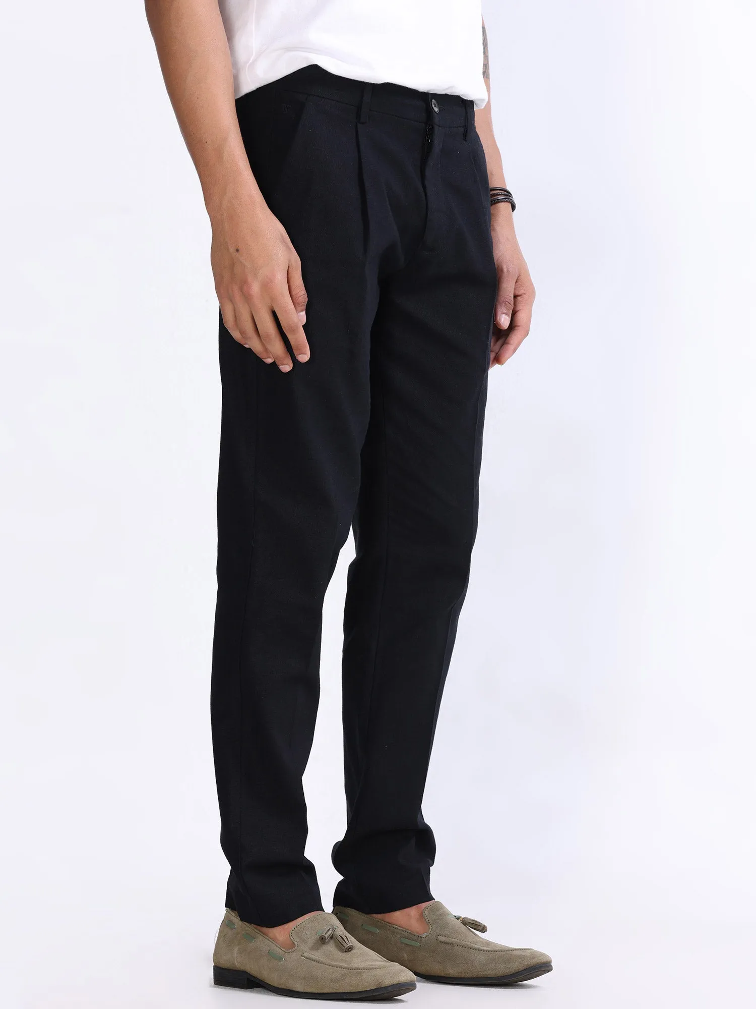 Raw Slub Black Pleated Pant